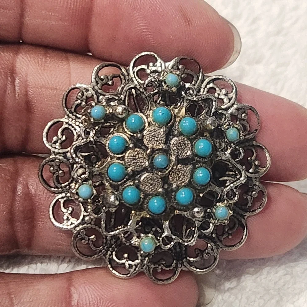 Vintage Filigree‎ Turquoise Bead brooch Floral Circular Pin Silver Tone